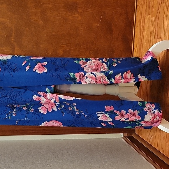 G.I.L.I. Short Sleeve Cobalt Blue Maxi Dress with Pink and White Flowers - XS - Picture 9 of 13